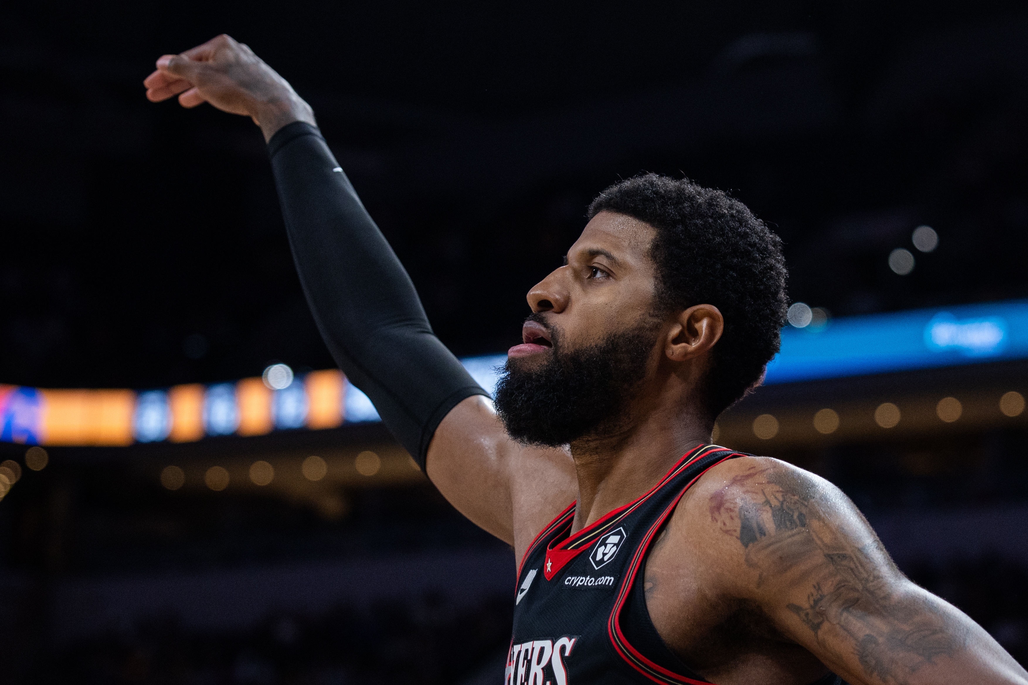 PG电子官方网站-打了10分钟好球！乔治全场11分5板2助 11分全是首节所得